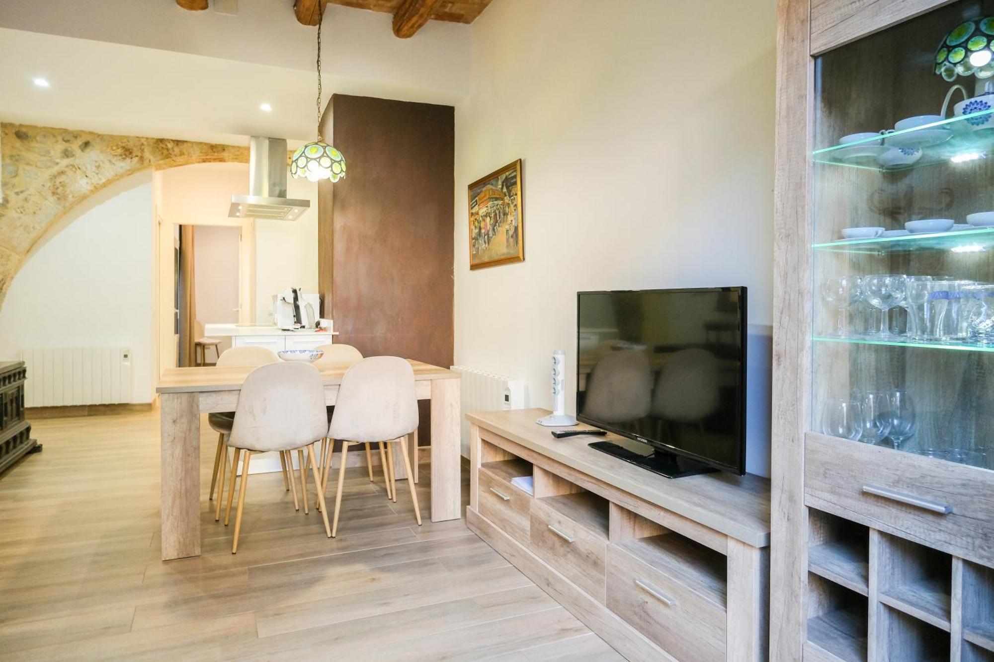 Ganganell Centre Apartamento Con Patio เบซาลู ภายนอก รูปภาพ