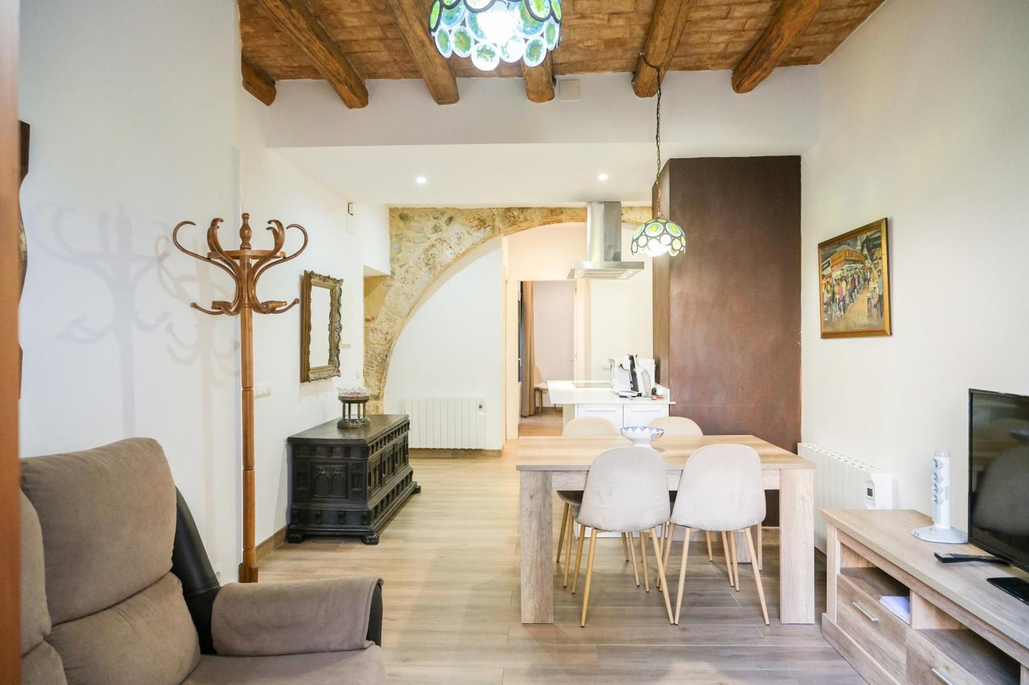 Ganganell Centre Apartamento Con Patio เบซาลู ภายนอก รูปภาพ